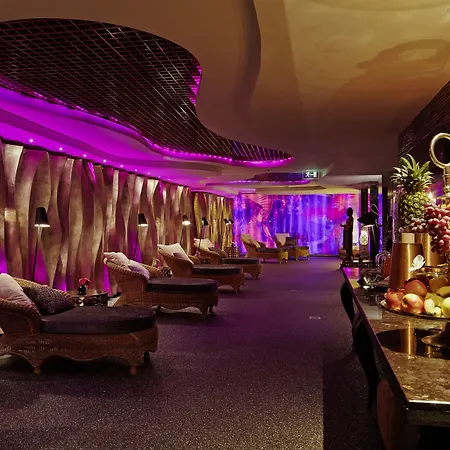 Savoy Hotell 4*