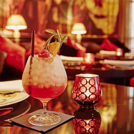 Savoy Hotel 4*